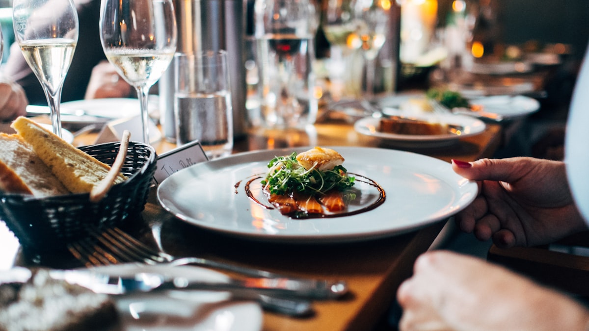 Keto Date Night: How to Eat Out Without Making It Weird